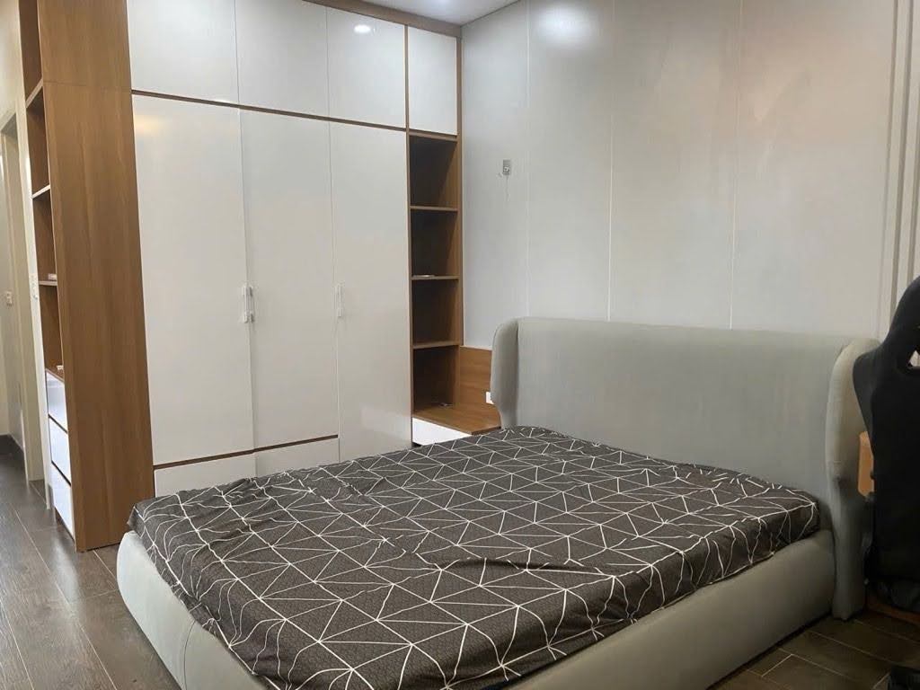 bán nhà Chiến Thắng, DT 34m2, xây 5 tầng, ô tô đỗ cửa, giá 10 tỷ